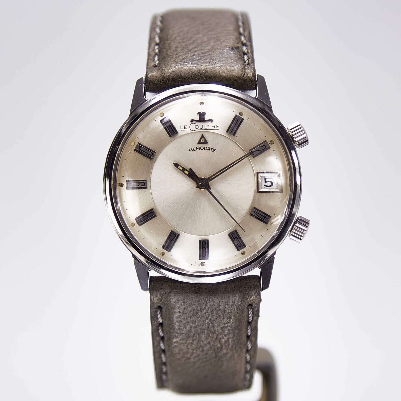 Jaeger-LeCoultre Memovox (2677-910/911) - Chrono Swiss Watch Jaeger-LeCoultre Memovox (2677-910/911) - Chrono Swiss Watch