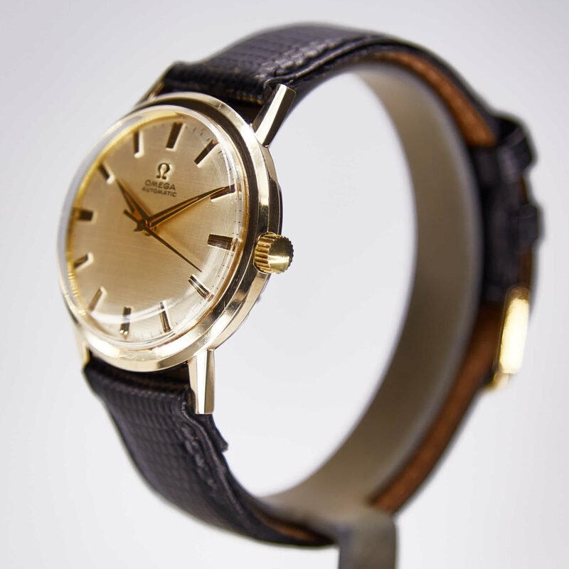 Omega (6304) - Chrono Swiss Watch Omega (6304) - Chrono Swiss Watch