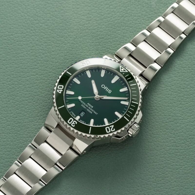 Oris Aquis Date (01 733 7787 4157) - Chrono Swiss Watch Oris Aquis Date (01 733 7787 4157) - Chrono Swiss Watch