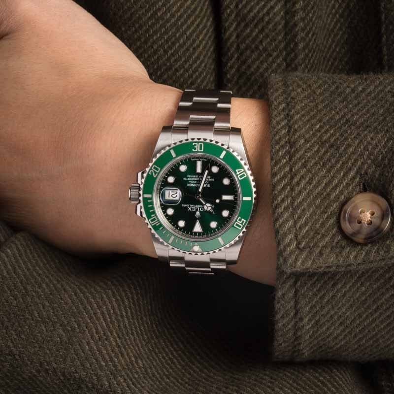 Used Hulk Rolex Submariner Green Dial 116610LV - Chrono Swiss Watch Used Hulk Rolex Submariner Green Dial 116610LV - Chrono Swiss Watch