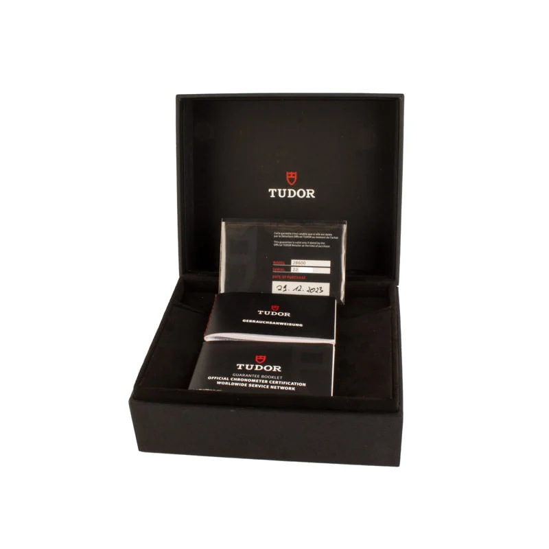Used Tudor Royal 28600 Salmon Dial - Chrono Swiss Watch Used Tudor Royal 28600 Salmon Dial - Chrono Swiss Watch