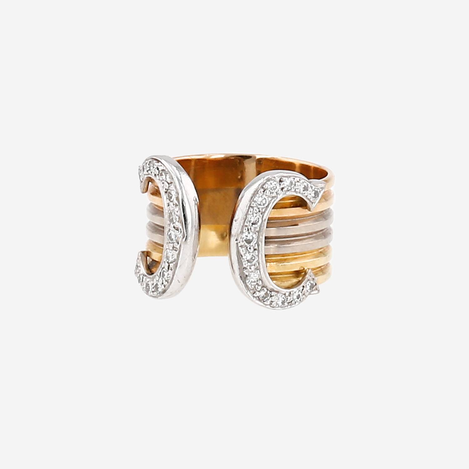 Bague Cartier C de Cartier grand modèle en 3 ors et diamants Bague Cartier C de Cartier grand modèle en 3 ors et diamants