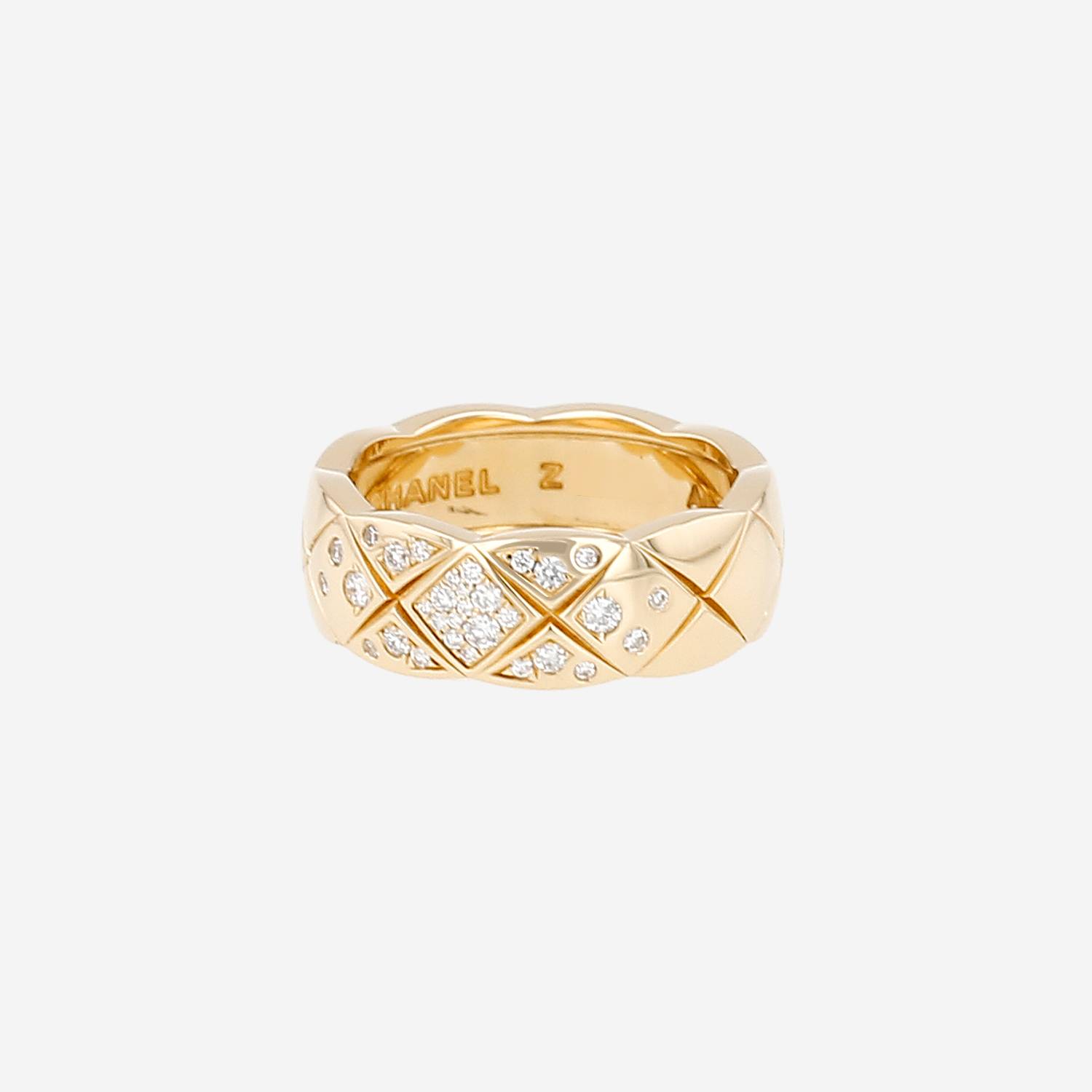Bague Chanel Coco Crush moyen modèle en or jaune et diamants Bague Chanel Coco Crush moyen modèle en or jaune et diamants