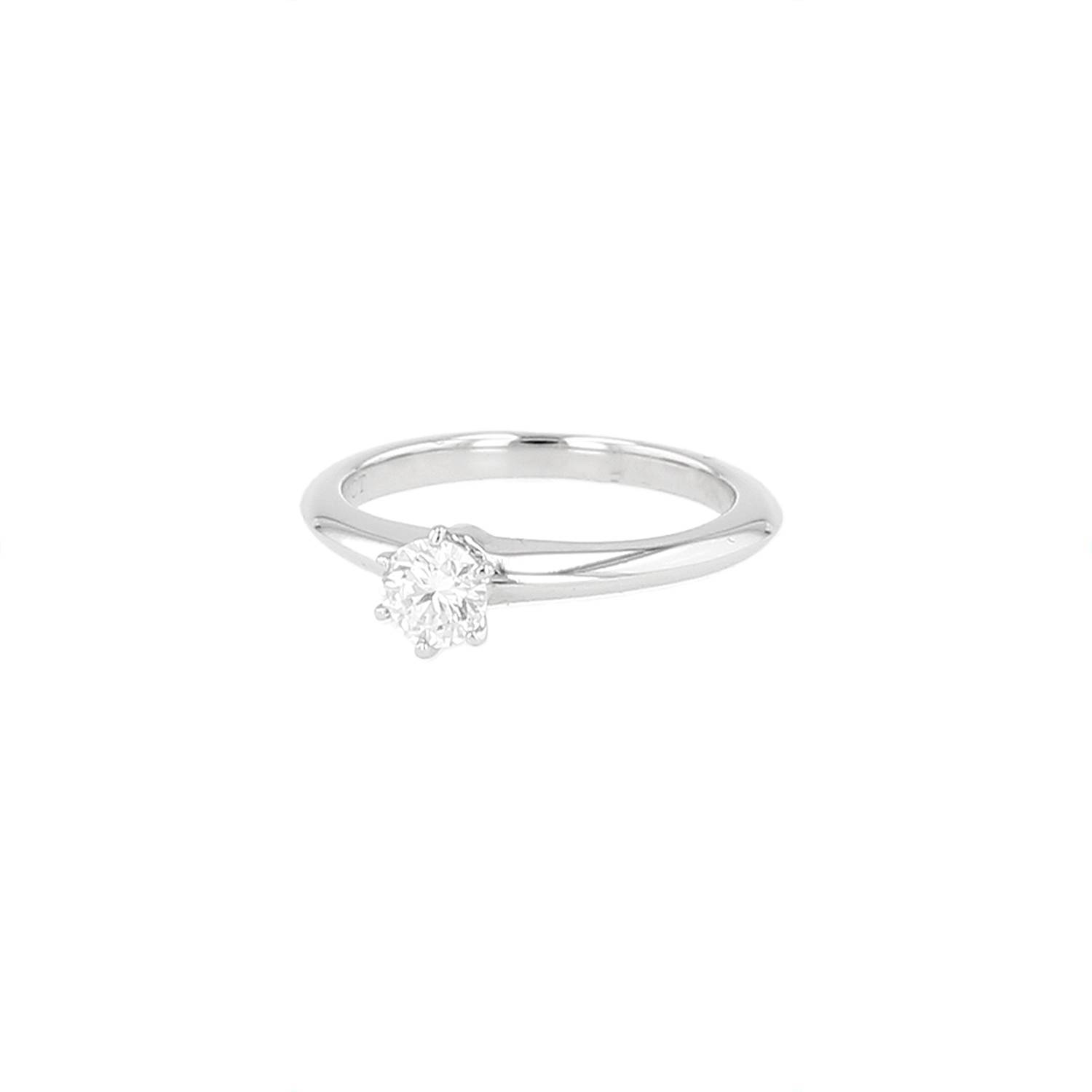 Bague Tiffany & Co Setting en platine et diamant Bague Tiffany & Co Setting en platine et diamant