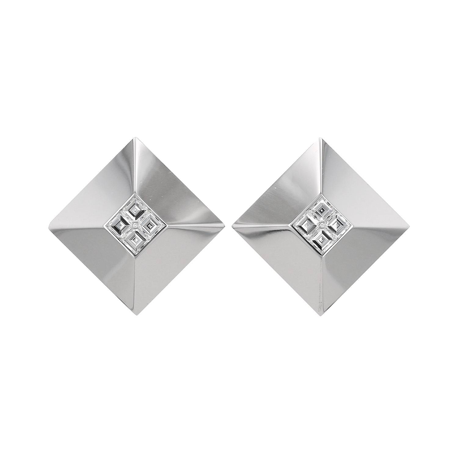Paire de boucles d'oreilles Chopard Ice Cube en or blanc et diamants Paire de boucles d'oreilles Chopard Ice Cube en or blanc et diamants