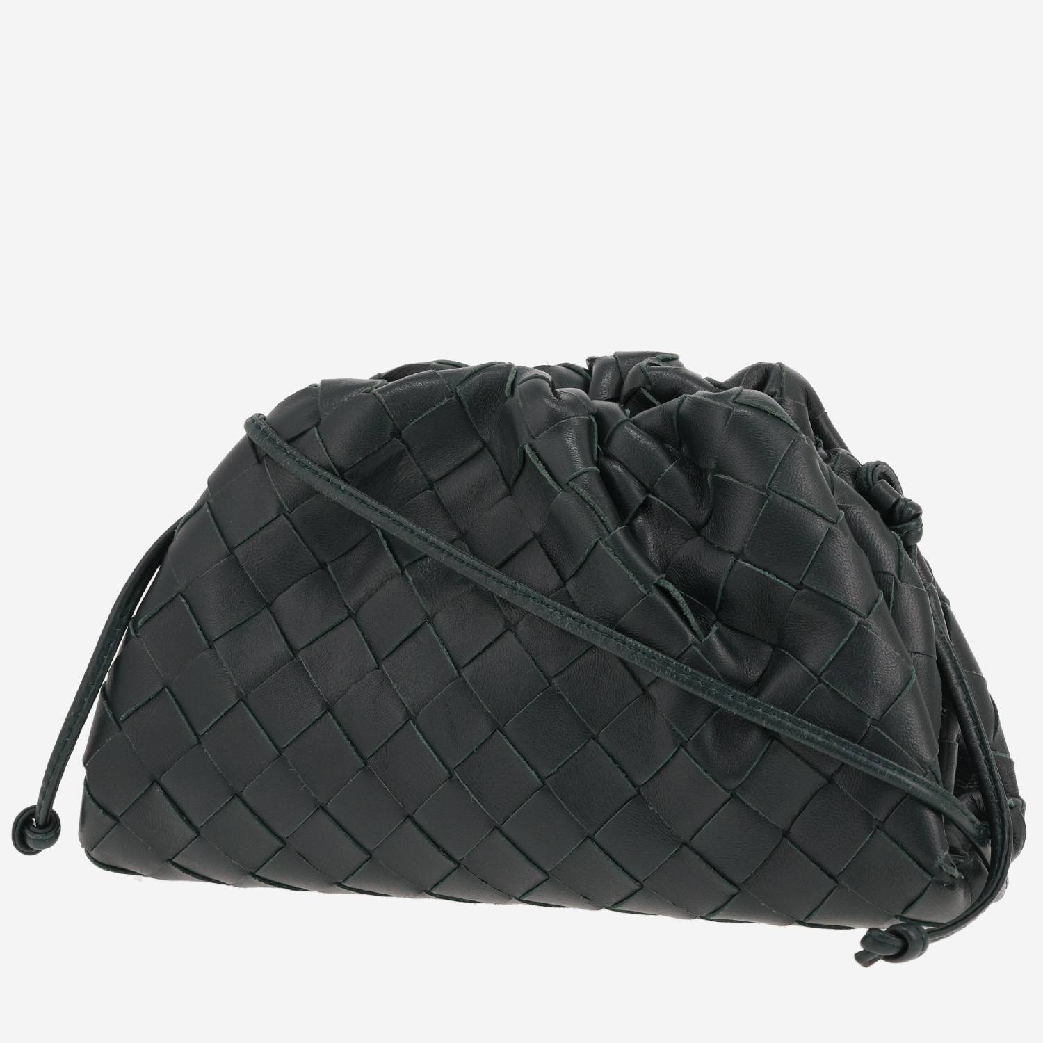 Sac bandoulière Bottega Veneta Pouch mini en cuir intrecciato vert Sac bandoulière Bottega Veneta Pouch mini en cuir intrecciato vert